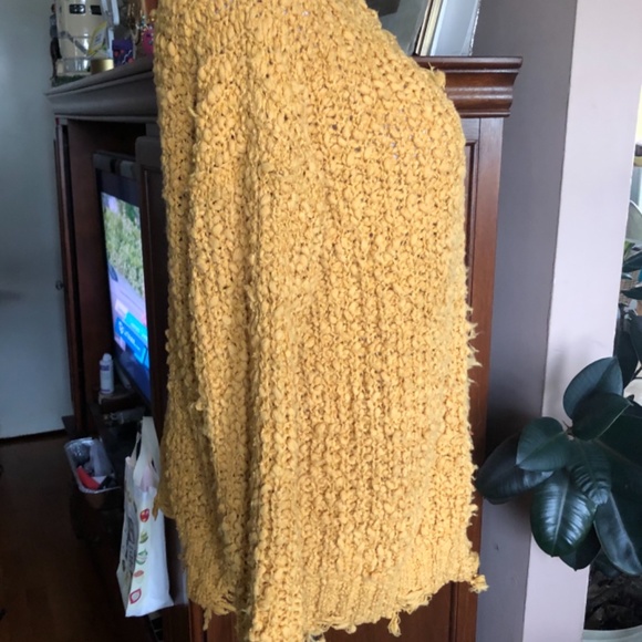 Cozy Rue 21 sweater - Picture 3 of 6